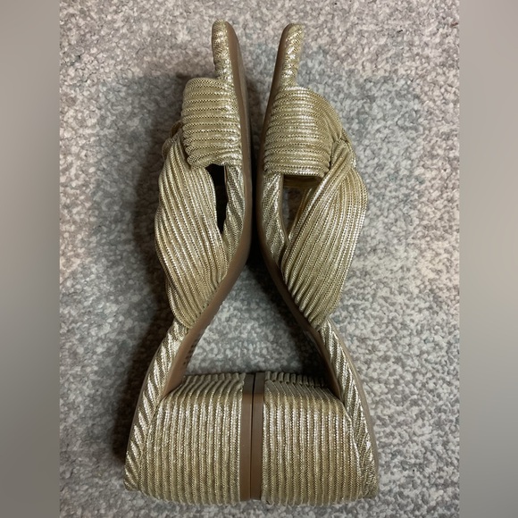 On 34th Gaiaa Gold Pleated Knot Block Heel Sandals - Size 7M (NIB) - Picture 9 of 14